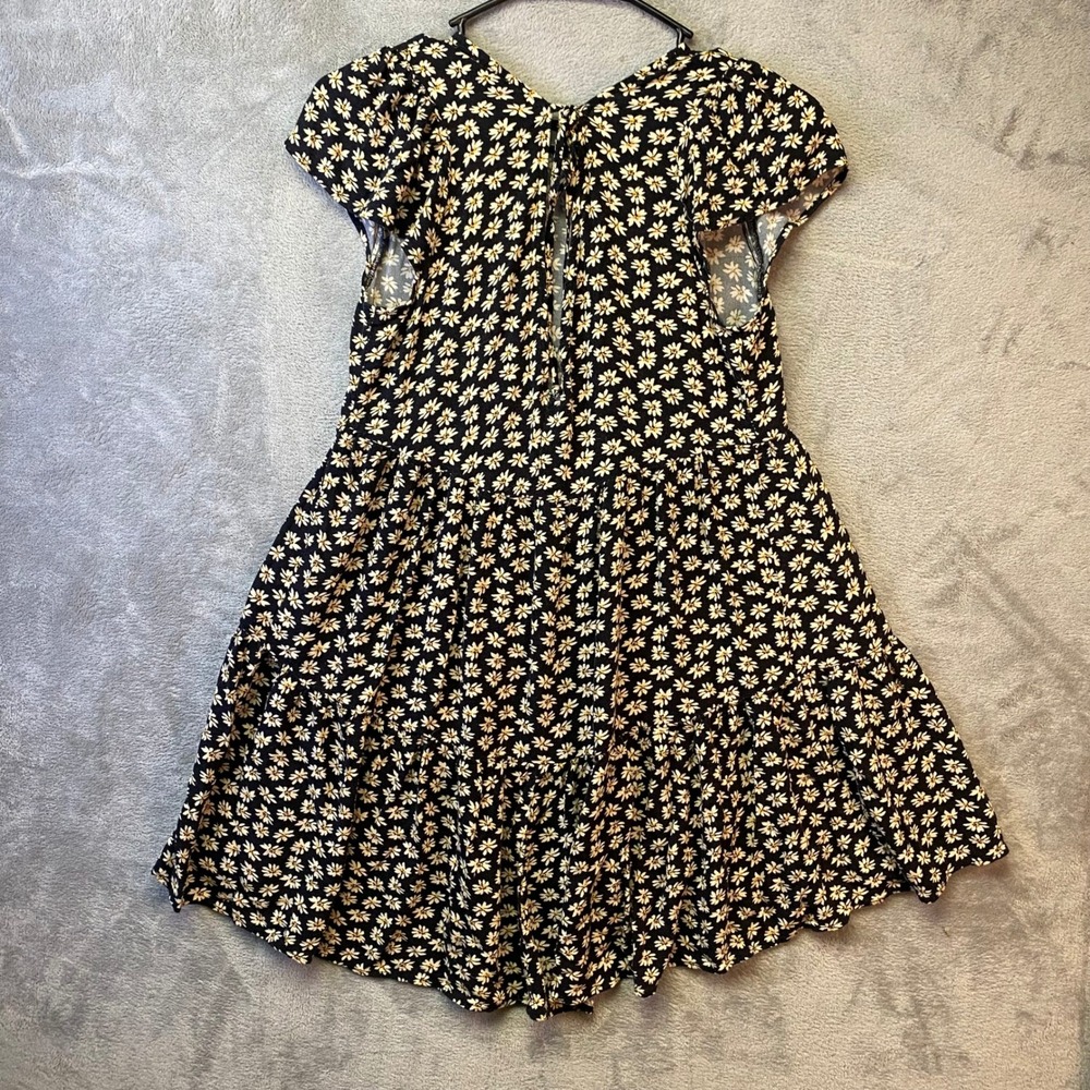 American Eagle Black Daisy Floral Tiered Fit & Flare Dress Small S Short Sleeve - Picture 6 of 6